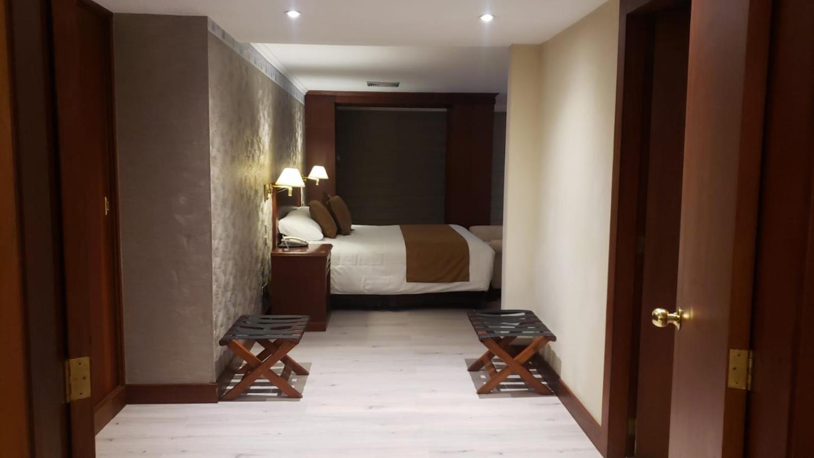 Hotel Emperador อัมบาโต ภายนอก รูปภาพ