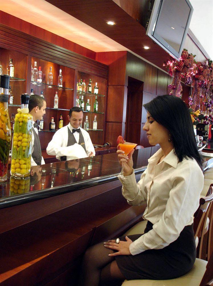 Hotel Emperador อัมบาโต ภายนอก รูปภาพ