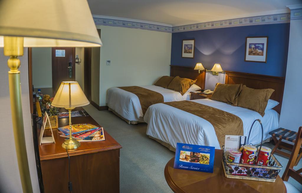 Hotel Emperador อัมบาโต ภายนอก รูปภาพ