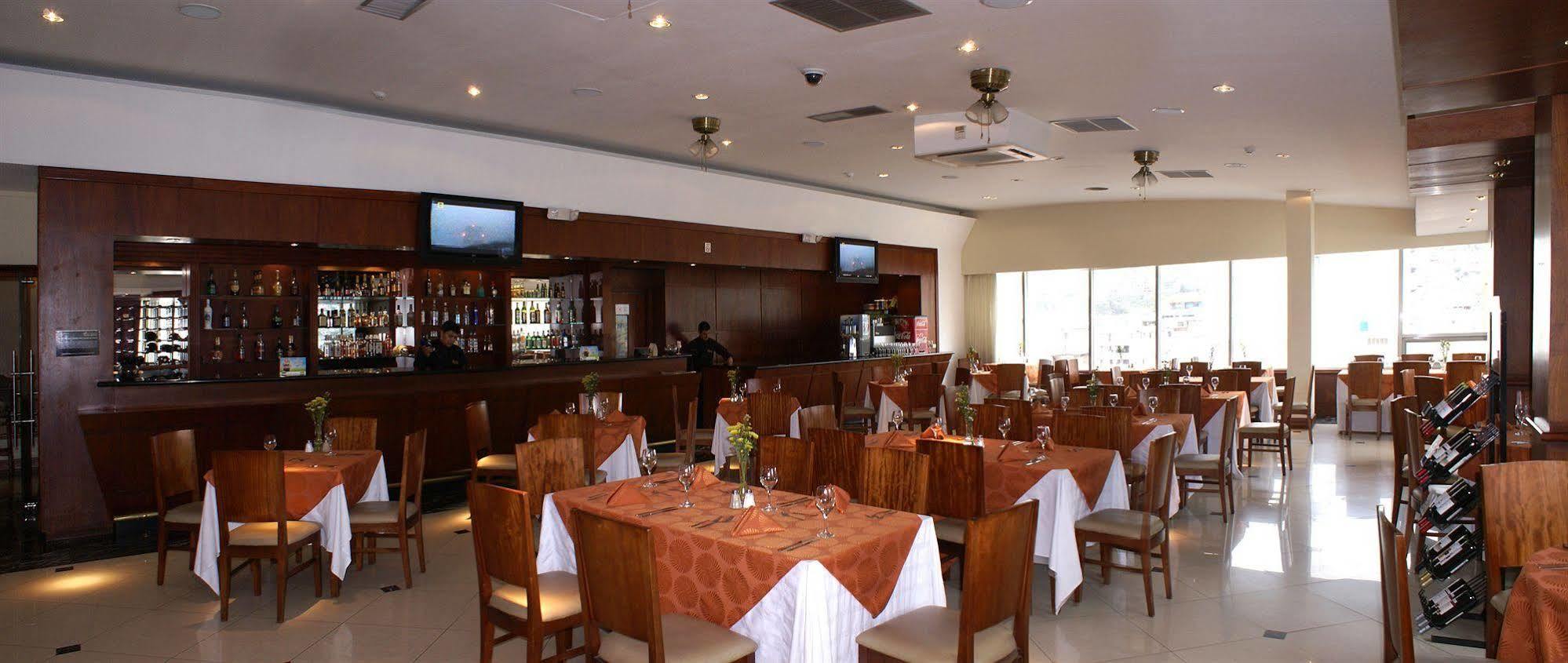 Hotel Emperador อัมบาโต ภายนอก รูปภาพ