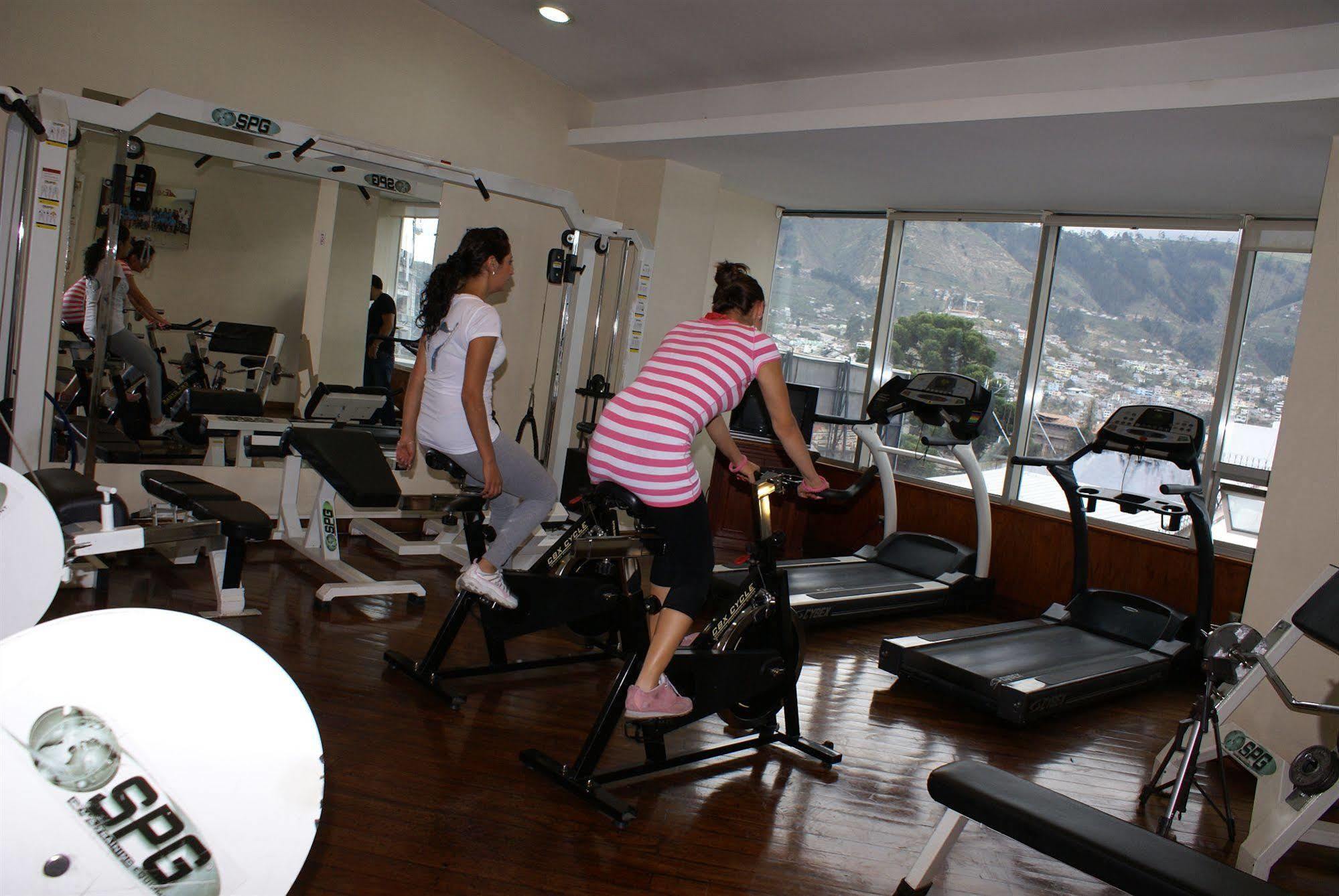 Hotel Emperador อัมบาโต ภายนอก รูปภาพ