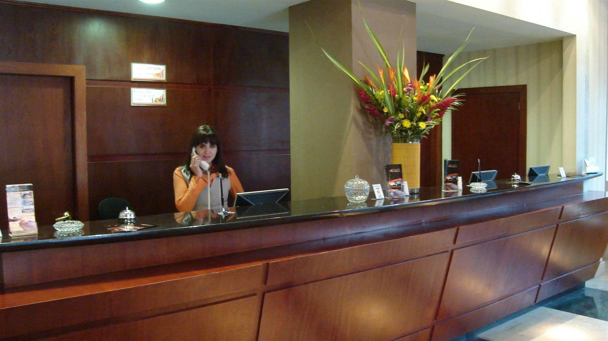 Hotel Emperador อัมบาโต ภายนอก รูปภาพ
