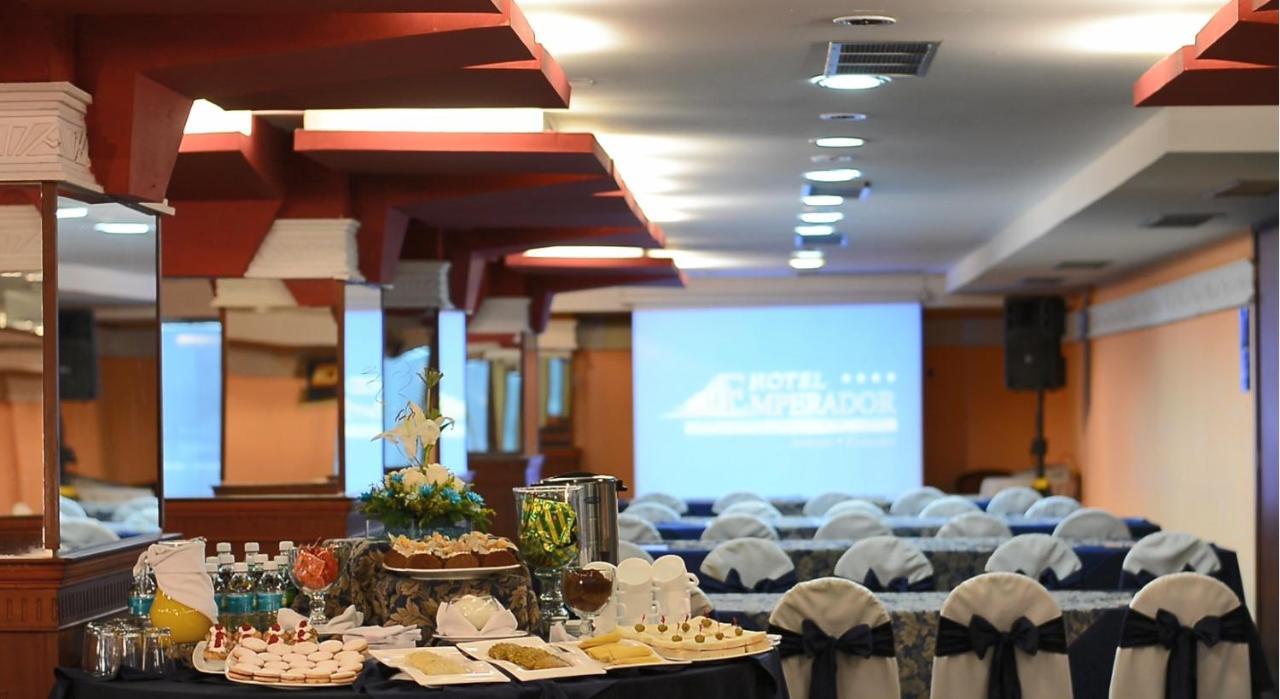 Hotel Emperador อัมบาโต ภายนอก รูปภาพ