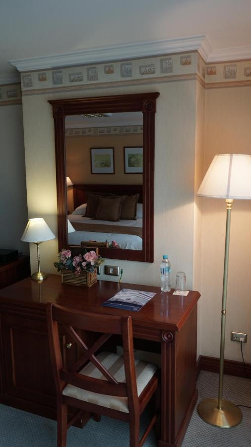 Hotel Emperador อัมบาโต ภายนอก รูปภาพ